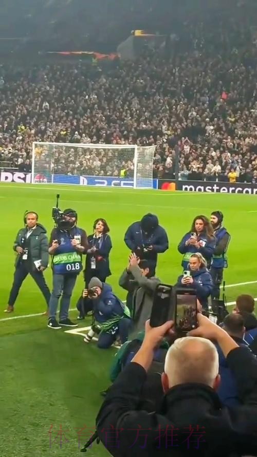 韩媒:热刺计划12月邀请孙兴慜回主场看球,并将安排特别仪式 韩媒:热刺计划12月邀请孙兴慜回主场看球,并将安排特别仪式